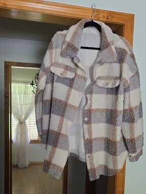 Cozy Plaid Sherpa Shacket - Cream & Taupe